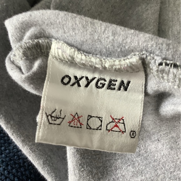 Oxygen Y2K Baby Tee Grey Fitted V-Neck Cap Sleeve Graphic Top Size M - Picture 10 of 10